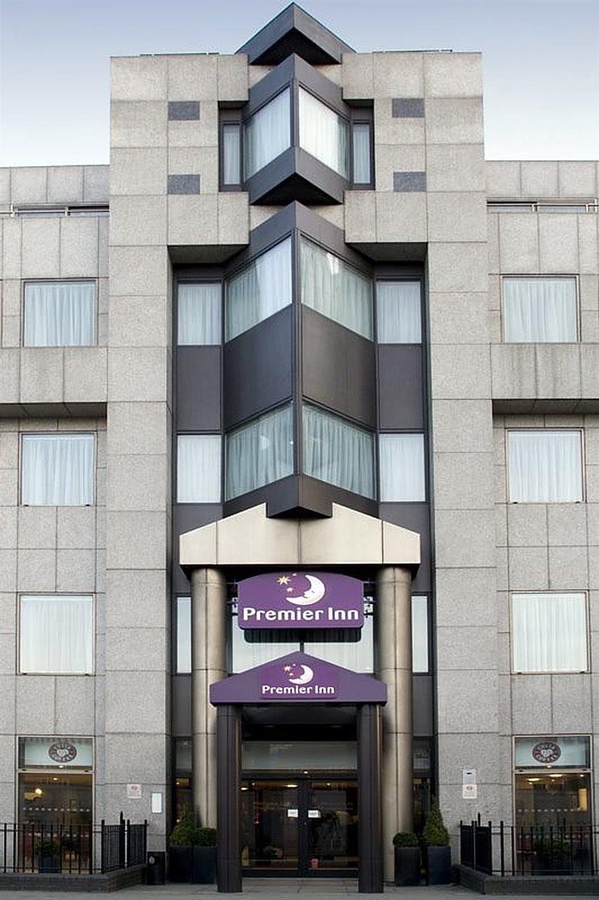 Premier Inn London City Exterior photo