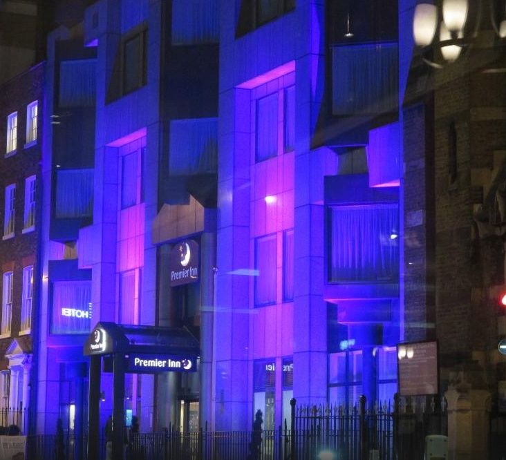 Premier Inn London City Exterior photo